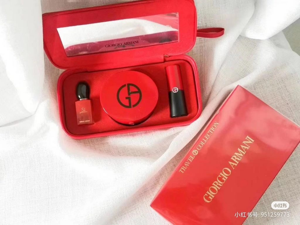 Original quality(Armani purse makeup 3-piece set) contains  genuine air cushion No. 2, beloved lipstick 400, a small sample of beloved perfume 7ml