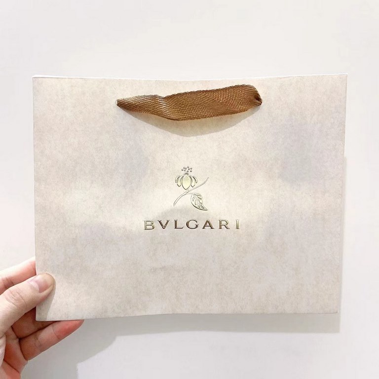 Original quality(Bvlgari Tea Series Perfume Sample Set of 5)   Bvlgari Tea Series Perfume Sample Set of 5 in 10ml! 10ml x 5 with sprayer with gift bag. Flavor green tea, black tea, white tea, black tea, blue tea.