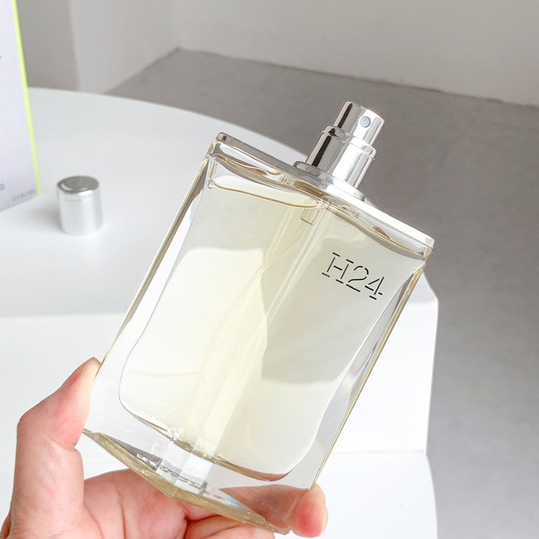 Hermes 2022Hermes H24 Hermes Rhythm XXIV★★☆☆☆☆ Floral and Fruity Metallic Sauvage-MetallicIs the vintage trend back in fashion latelyWhy are there so many aldehydic fragrances popping up all of a sudden-Aldehydes are com