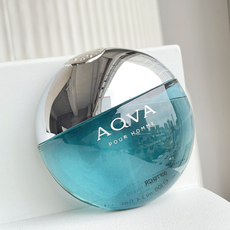 Counter Edition .... BVLGARI Bvlgari Aquamarine   Eau de Toilette for Men, with water   as a creative design element, the fragrance contains a natural   oceanic scent, which is refreshing for the male user in the morning