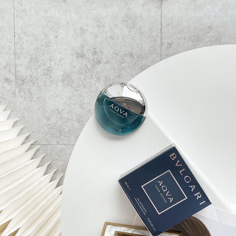 Counter Edition .... BVLGARI Bvlgari Aquamarine   Eau de Toilette for Men, with water   as a creative design element, the fragrance contains a natural   oceanic scent, which is refreshing for the male user in the morning