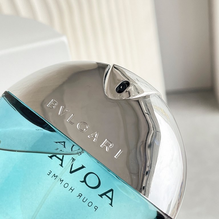 Counter Edition .... BVLGARI Bvlgari Aquamarine   Eau de Toilette for Men, with water   as a creative design element, the fragrance contains a natural   oceanic scent, which is refreshing for the male user in the morning