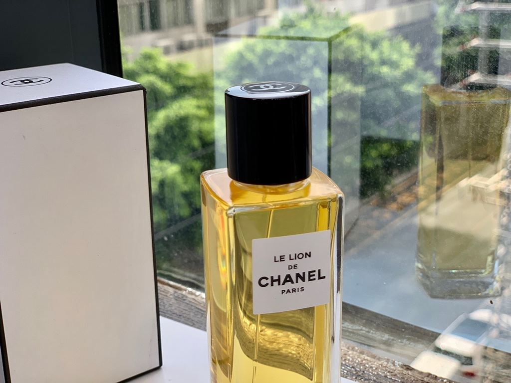 Original quality Chanel high definition perfume 75ml flavor lionCollection 2021 this year a new bottle of perfume lion le lionIt is a tribute to Ms. Chanel did not hesitate to enter it~The rich layers of oriental notes a