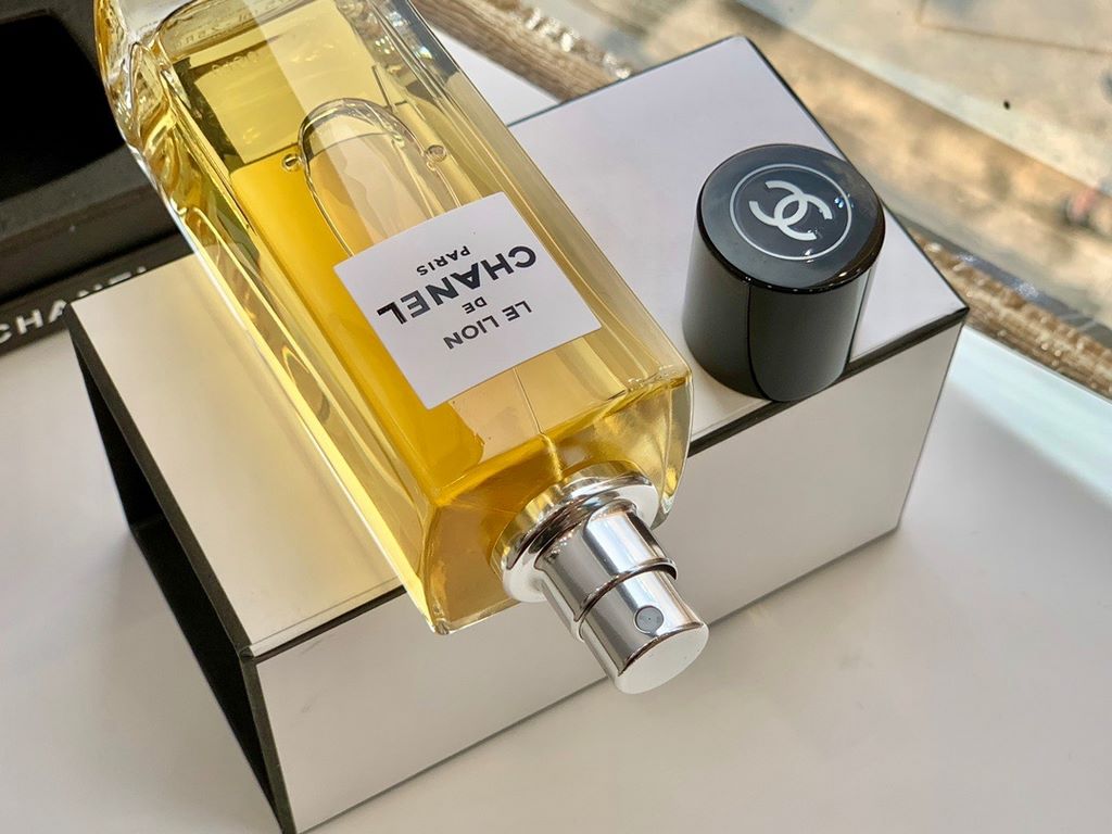 Original quality Chanel high definition perfume 75ml flavor lionCollection 2021 this year a new bottle of perfume lion le lionIt is a tribute to Ms. Chanel did not hesitate to enter it~The rich layers of oriental notes a