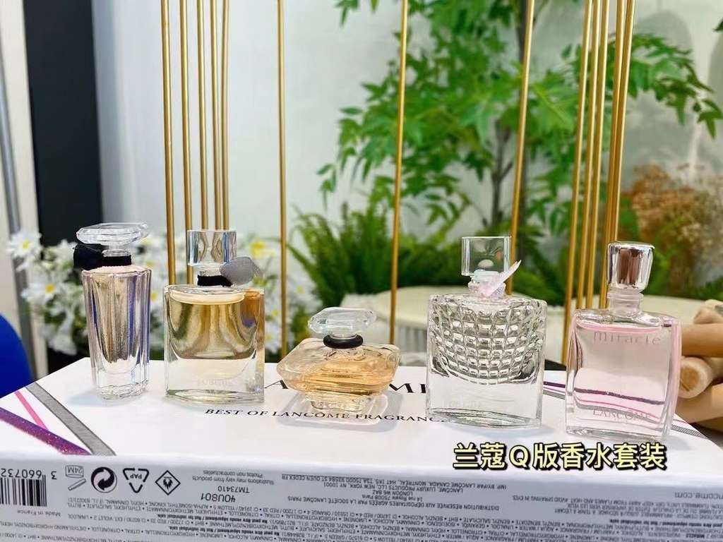 Original quality         Lancme Sample Perfume Set of 5Lancme Best Fragrance CompactLancme best fragrance box for gender femalePerfume Category Eau de ToiletteSpecifications 5  5 mlLancme was born in France in 1935, is a