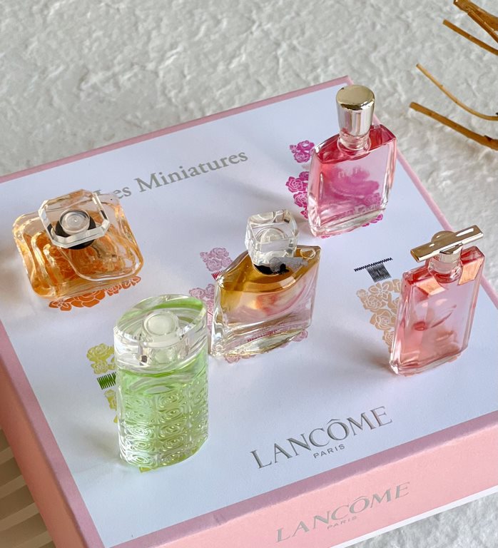 Original quality Lancme Yes I perfume sample set of five! Scents beautiful life 4ml, true love miracle 5ml, green escape 7.5ml, radiant precious love 7.5ml, yes I 5ml.