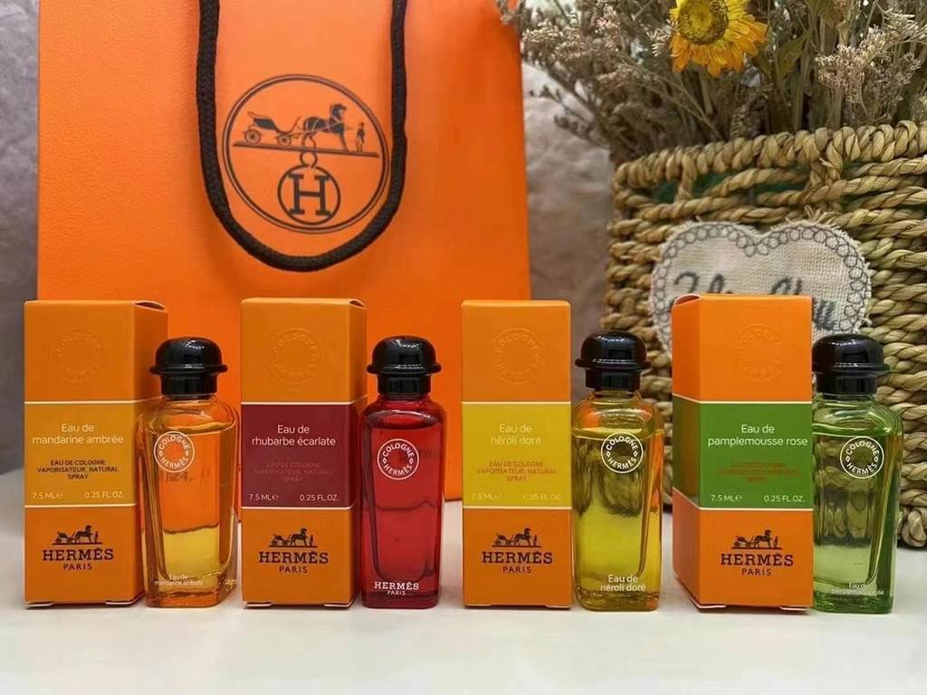 Original qualityHermes Q cologne 7.5ml flavor pink grapefruit, black citron cologne, bloody rhubarb, golden orange blossom, blue narcissus, snow white gentian, orange green cologne, ambergris citrus.