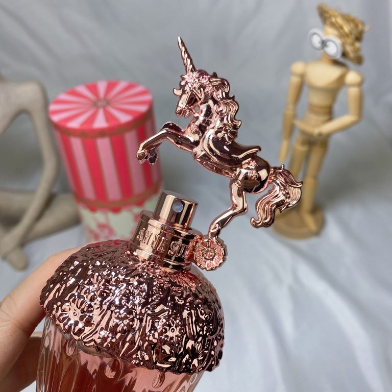 Original qualityanna sui anna sui building dreams prancing horse pink unicorn women's eau de toilette 50mlFragrance notes fruity and floral gourmand notesTop note apple floral lemonMiddle note freesia rose lotus flowerBa