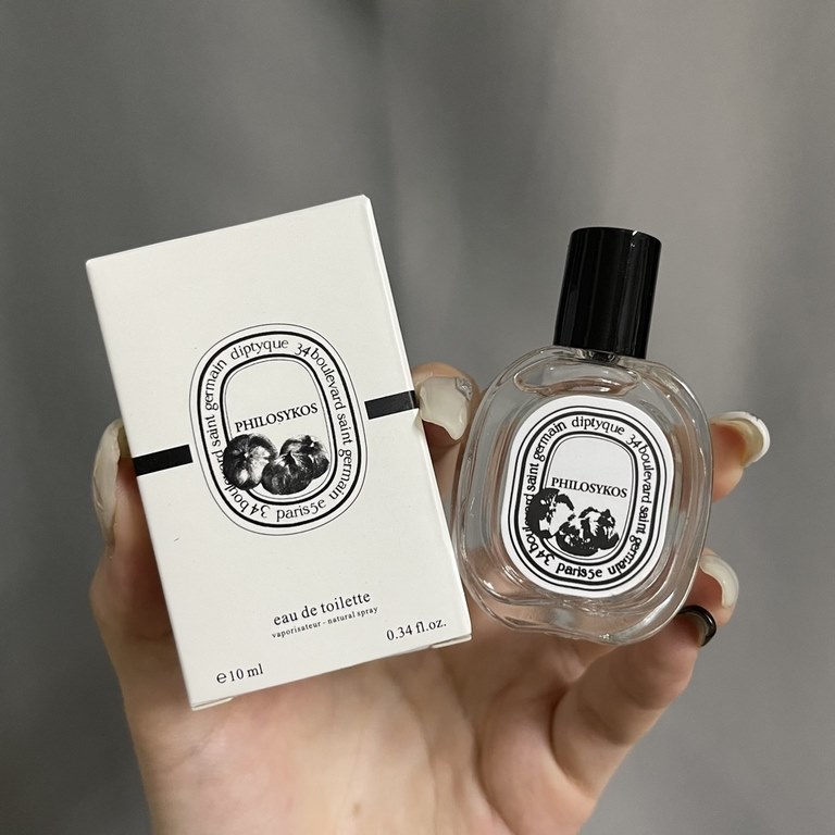 Original qualityTiptic q version 10ml   real   in stock   White Label Eau de Toilette,   spray nozzle, in stock  8   flavors, respectivelyToussaint, Sandalwood Road, Water of the Senses, Water of the Roses, Tokyo Citrus,