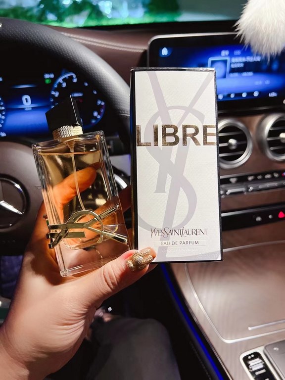 Original qualityFree Water 90mlys19 new fragrance libre edp to come ~~Saint Laurent and singer-songwriter dua lipa co-launched a new perfume libre.The libre perfume is designed for brave women, advocating freedom, and is