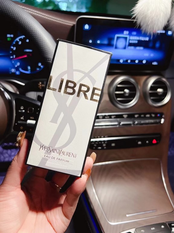 Original qualityFree Water 90mlys19 new fragrance libre edp to come ~~Saint Laurent and singer-songwriter dua lipa co-launched a new perfume libre.The libre perfume is designed for brave women, advocating freedom, and is