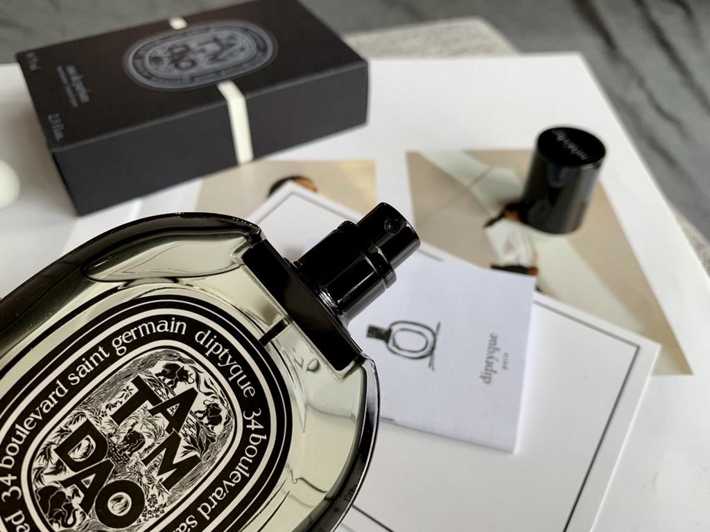 Original qualityDiptyque Zendo (Black Label) Intense PerfumeDiptyque Tiptyque Sandalwood (Black Label) Intense Fragrance 75mlFragrance Woody FloralTop note Rose Myrtle CypressMiddle Note Sandalwood CedarBase note Spice A