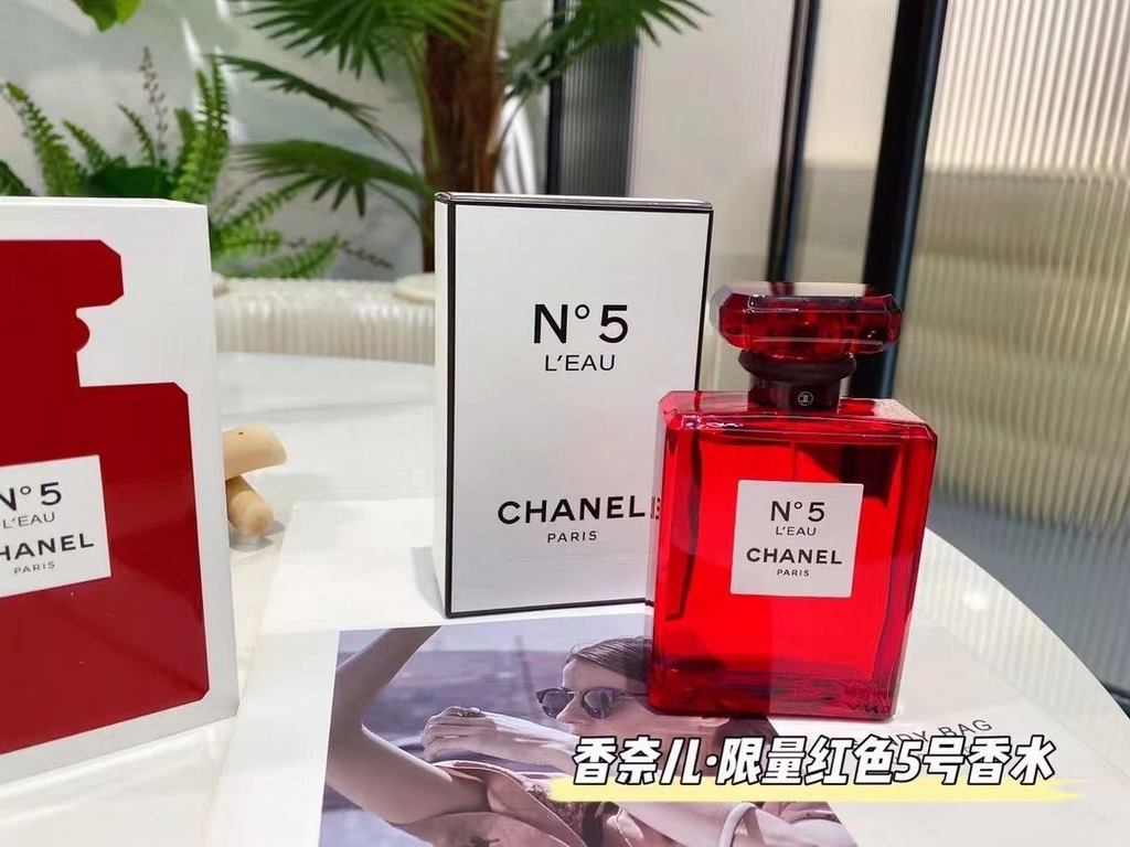 Original quality chanel chanel limited edition red No. 5 perfume 100mlchanel red limited series, No. 5 commemorative edition perfume. The perfume of the most classic work of Xiao Xiang is very suitable for Valentine's Da