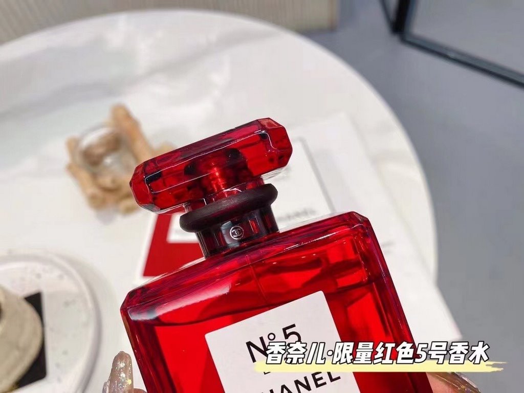 Original quality chanel chanel limited edition red No. 5 perfume 100mlchanel red limited series, No. 5 commemorative edition perfume. The perfume of the most classic work of Xiao Xiang is very suitable for Valentine's Da