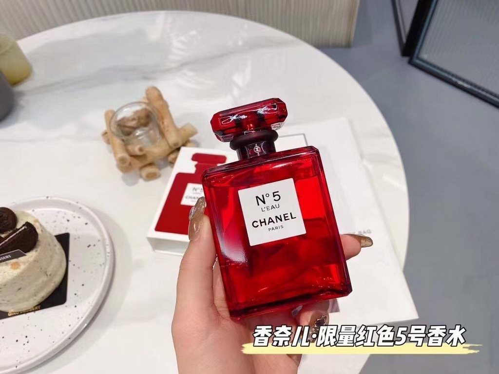 Original quality chanel chanel limited edition red No. 5 perfume 100mlchanel red limited series, No. 5 commemorative edition perfume. The perfume of the most classic work of Xiao Xiang is very suitable for Valentine's Da