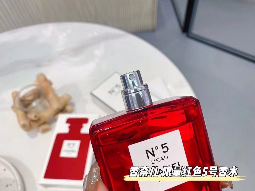 Original quality chanel chanel limited edition red No. 5 perfume 100mlchanel red limited series, No. 5 commemorative edition perfume. The perfume of the most classic work of Xiao Xiang is very suitable for Valentine's Da