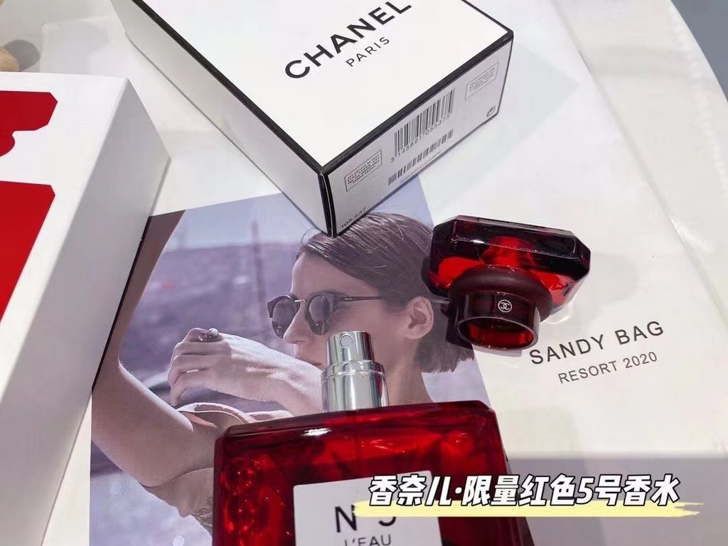 Original quality chanel chanel limited edition red No. 5 perfume 100mlchanel red limited series, No. 5 commemorative edition perfume. The perfume of the most classic work of Xiao Xiang is very suitable for Valentine's Da