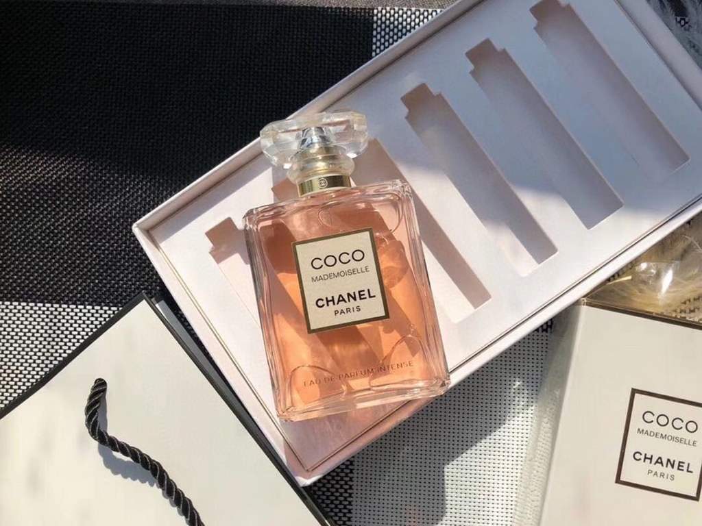 Original qualitycoco fragrance 100ml  The new fragrance adds a blend of Tonka bean and vanilla with amber notes for a fuller, brighter and softer scent.