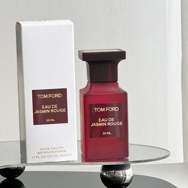 Original qualityjasmin rouge jasmine flavor reproduction is very high, fresh and pleasant, do not ask the head, but by no means like jomalone kind of fresh floral, rouge jasmine is the beauty of its rouge, the front of t