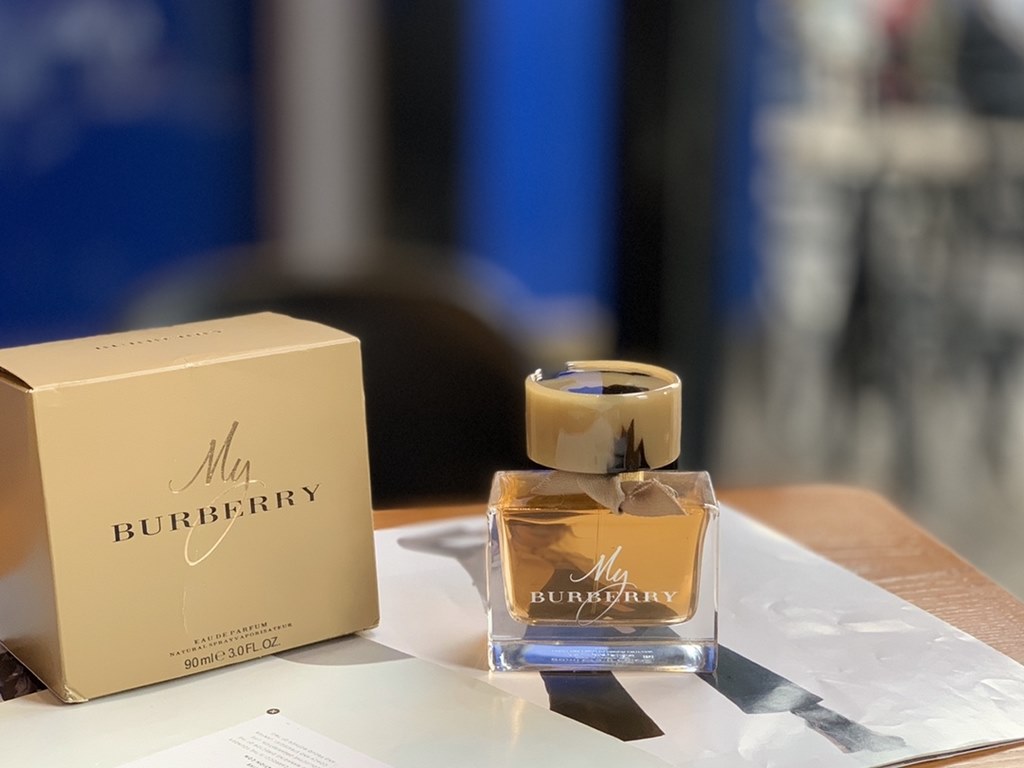 Original quality burberry my burberry my burberry for women yellow perfume 90mlFragrance Floraltop notes sweet pea, bergamotMiddle notes geranium leaves, freesia, golden quinceBase notes damask rose, rose of a thousand l