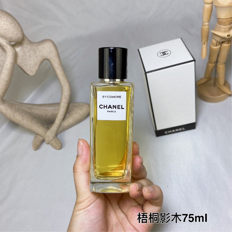 Original qualityChanel Chanel High Definition Perfume Sycomore Collection Sycamore Shadow Wood Perfume 75mlLes Exclusifs de Chanel Sycomore is a woody floral musk fragrance for women.The composition is based on vetiver, 