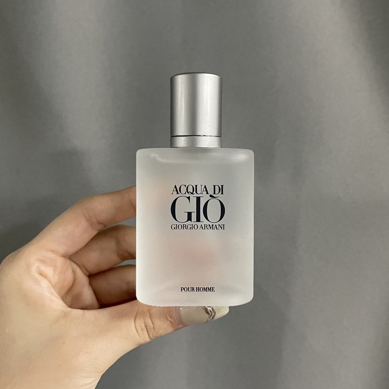 Original qualityArmani Sending Perfume Medium Sample 30ml Set of 4   Actual   Arrived   Contains. Classic (Oceanic Notes)This perfume is classic! Ocean tone white boy's freshness came to the forefront ~ the freshness of 