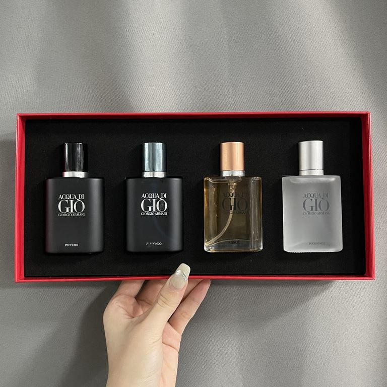 Original qualityArmani Sending Perfume Medium Sample 30ml Set of 4   Actual   Arrived   Contains. Classic (Oceanic Notes)This perfume is classic! Ocean tone white boy's freshness came to the forefront ~ the freshness of 