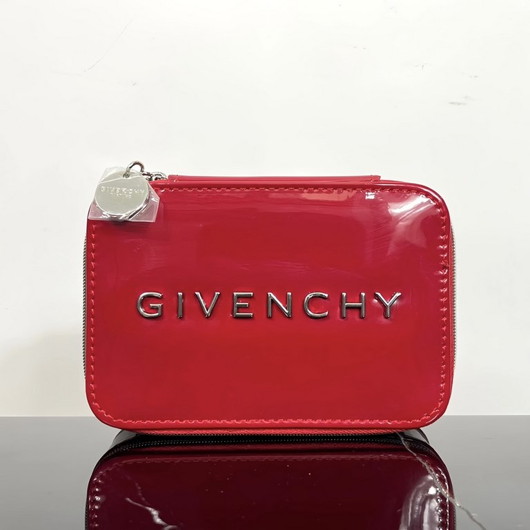 Original qualityGivenchy lambskin lipstick three-piece set with leather bag!1 Mainly this bag value is too available! Color N37   N333   N02, two are very practical big hit color! As a set box is too conscientious!N02 af