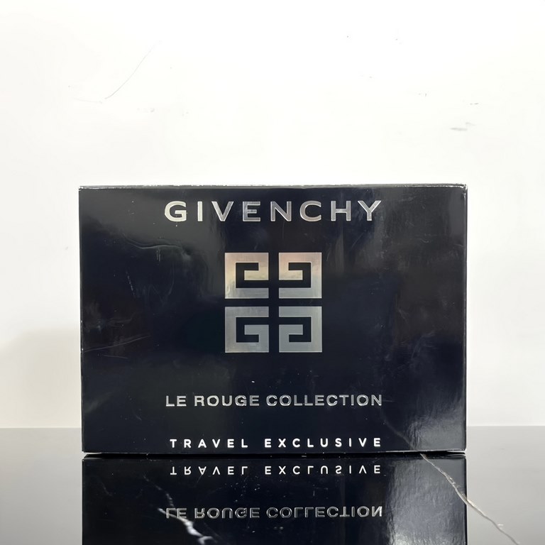 Original qualityGivenchy lambskin lipstick three-piece set with leather bag!1 Mainly this bag value is too available! Color N37   N333   N02, two are very practical big hit color! As a set box is too conscientious!N02 af