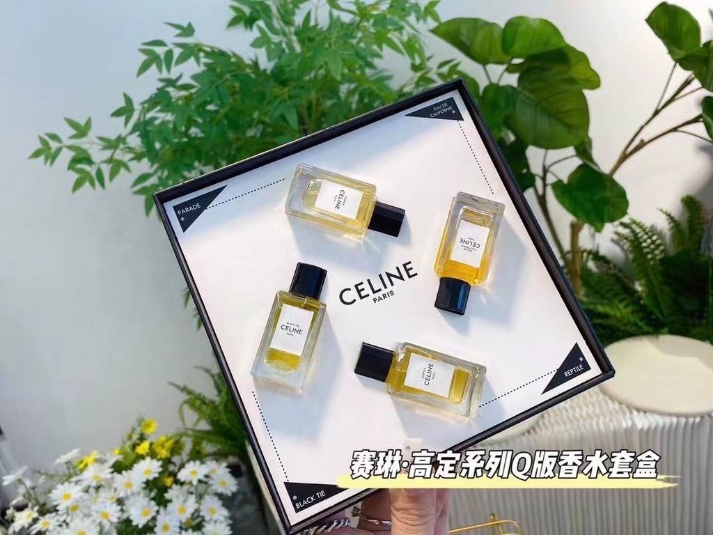 Original qualityceline celine perfume sample set of 4   celine q version of 10ml perfume set of four, the set contains uninhibited, dress, California, show off the