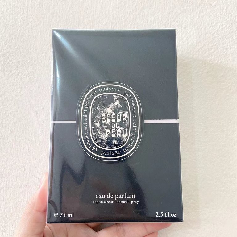 Original quality(Diptyque Black Label Perfume 75ml Skin Flower)   Diptyque Skin Flower  musk on an iris Fleur de Peau, fragrance as its name, light and transparent, like a misty and hazy cotton gauze on the skin [iris an