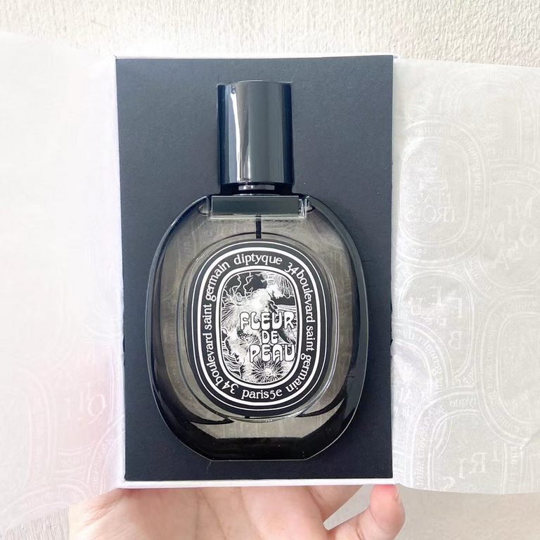 Original quality(Diptyque Black Label Perfume 75ml Skin Flower)   Diptyque Skin Flower  musk on an iris Fleur de Peau, fragrance as its name, light and transparent, like a misty and hazy cotton gauze on the skin [iris an