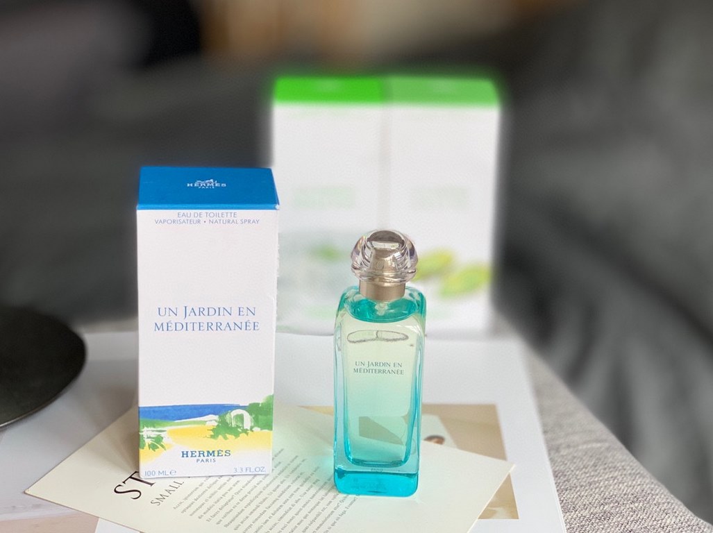 Original qualityHermes perfume, more popular perfume brands1 Lagoon GardenFragrance spicy woody notesOdor Magnolia Lily Woody SeawaterSmell this perfume requires a little imagination, it focuses on emphasizing the lagoon