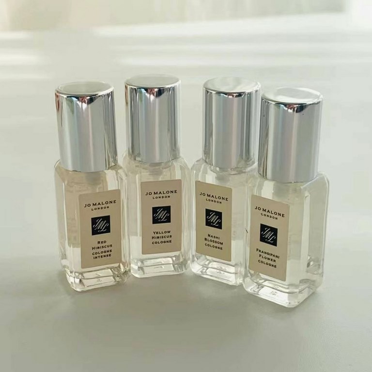 Original qualityZumalone perfume medium and small samples of seventeen pieces of blossom limited edition! All the best flavor ~ JOMALONE Zumarone's perfume in a French classical apothecary bottle, named after the scent, 