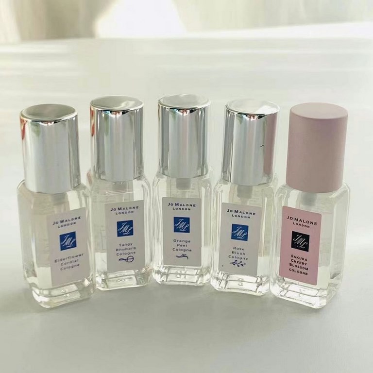 Original qualityZumalone perfume medium and small samples of seventeen pieces of blossom limited edition! All the best flavor ~ JOMALONE Zumarone's perfume in a French classical apothecary bottle, named after the scent, 