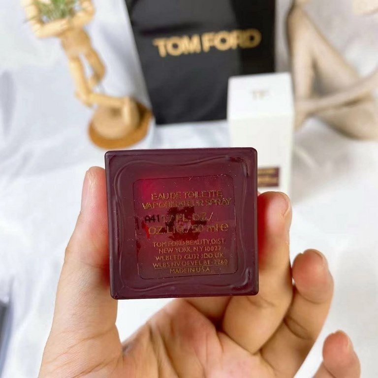 Original quality2021 new tf tom ford rouge jasmine scrub bottle 50ml edt, tom ford eau de jasmin rougeFloralTop notes bergamot citrusMiddle notes jasmine aquatic elementsBase note CardamomFloral fragrance for women. Top 