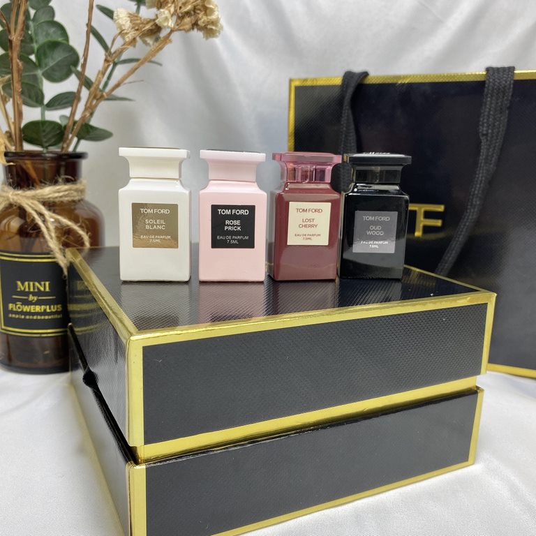 Original single qualityTom Ford high-end gift box perfume four sets, with counter gift bag, Q version of the perfume, 4 super mini popular models of the scent 7.5ml × 4, drop wipe,   nozzle, the flavor were sunshine ambe