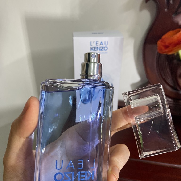 Original qualityKenz Takada Kenkaze Love Water Love Eau de Toilette for Men Pure Water 100mlAquatic FuchsiaTop notes Japanese Yuzu, Lemon, Green PepperMiddle Note Lotus, Green Leaf, Mint, WaterBase notes Musk, Cedar