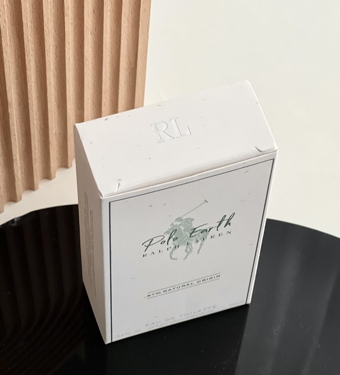 Lot Xiao war with Ralph LaurenNew Scent Express, this citrusy perfume is so great, don't believe me, come and smell it!This is a perfume that conveys the idea of environmental protection   in the name of the Earth! Ralph