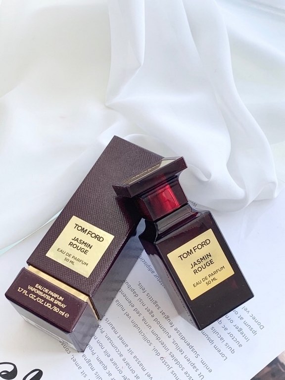 Original qualitytf rouge jasmine! Miss Gentle Sister rushes the duck!tom ford jasmin rouge rouge jasmine  50mlTop notes ginger, cardamom, cinnamon, bergamot, tangerine, pepperMiddle notes jasmine, neroli oil, ylang ylang