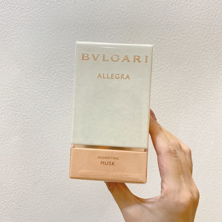 Original quality(Bvlgari Essence of Mellow Perfume Musk 40ml)   spot ⑤ flavor musk - bergamot - rose - patchouli - vanilla  to his girlfriend's incense, the whole body of the pure white porcelain bottle of the white vase