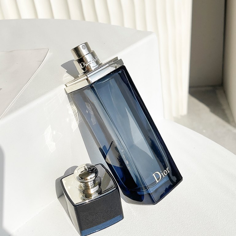 Counter Edition ...... Dior Addict Blue Seduction for womenIn order to meet all the women struggling between tradition and modernity, launched this addiction perfume with blossom as the main note,    outward, distinctive