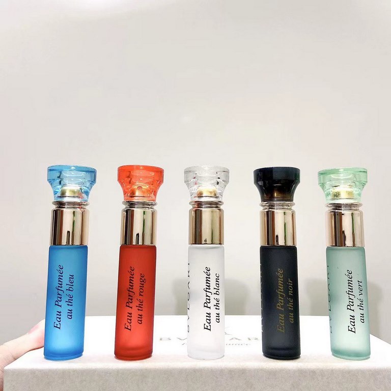 Original quality(Bvlgari Tea Series Perfume Sample Set of 5)   Bvlgari Tea Series Perfume Sample Set of 5 in 10ml! 10ml x 5 with sprayer with gift bag. Flavor green tea, black tea, white tea, black tea, blue tea.