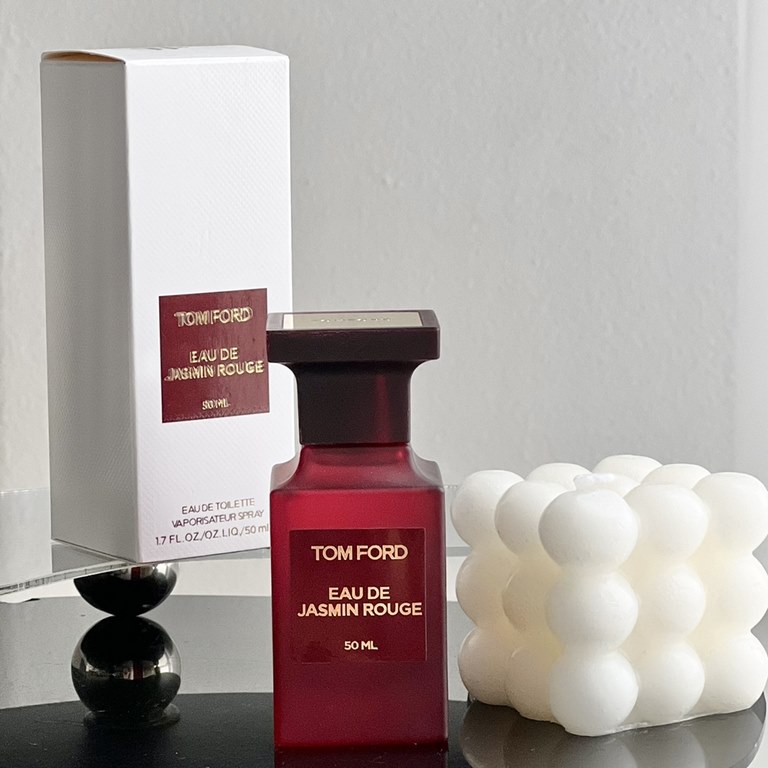 Original qualityjasmin rouge jasmine flavor reproduction is very high, fresh and pleasant, do not ask the head, but by no means like jomalone kind of fresh floral, rouge jasmine is the beauty of its rouge, the front of t