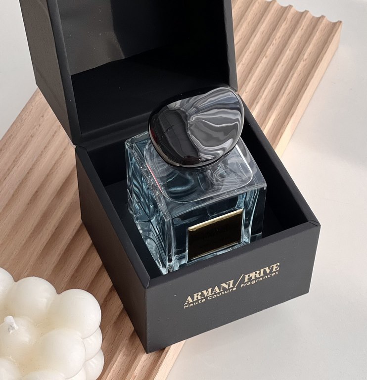 Original qualityArmani High Definition Private Collection Fragrance! Armani Rock Orchid  Encounter a clump of rock orchid grass, heaven and earth tenderness, ice and snow melt   After a long journey, in the exhaustion of