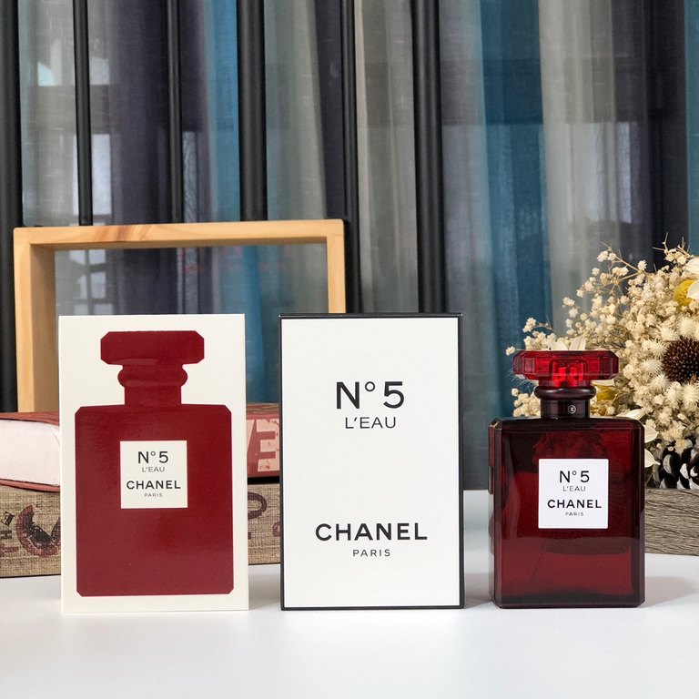 Original qualityChanel  Chanel 2018 limited edition Christmas model red bottle N ° 5 EDT Eau de Toilette 100mlChanel No. 5 perfume red limited editionAs the first bottle of perfume for many people, I believe we are very 