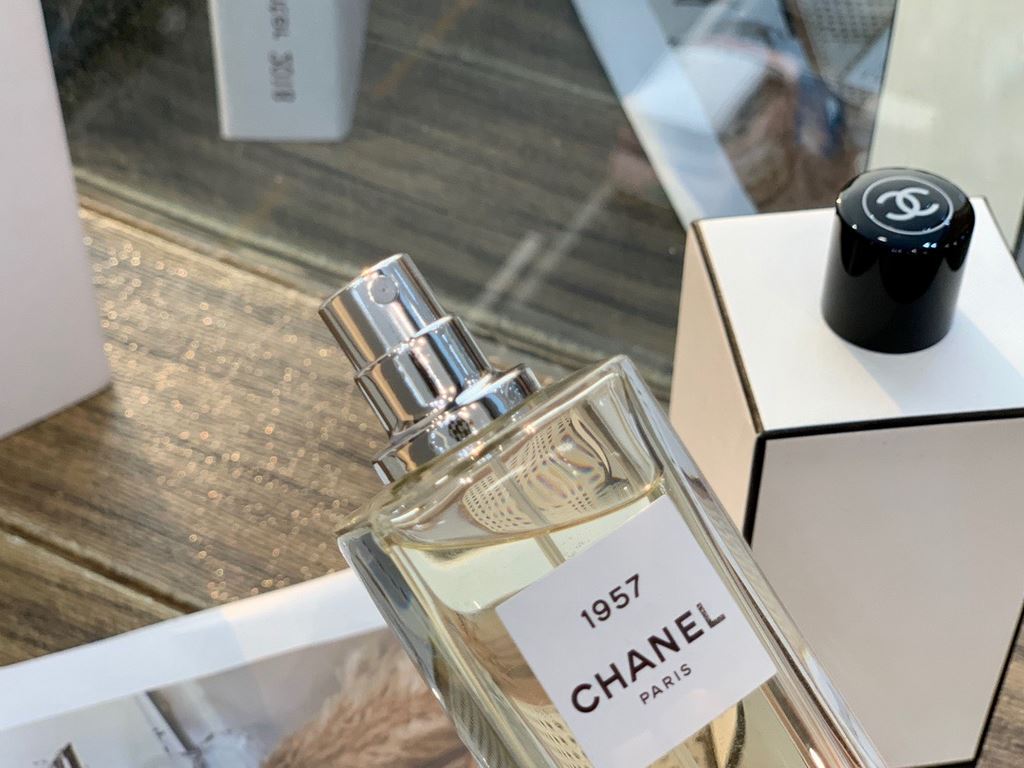 Original quality High Definition Perfume 75ml Flavor 1957chanel chanel collection perfume #1957Fragrance FuchsiaTop notes Pink Pepper Coriander MuskcitralMiddle Note Orange Blossom Musk JasmineBase Note Vanilla, Honey, M