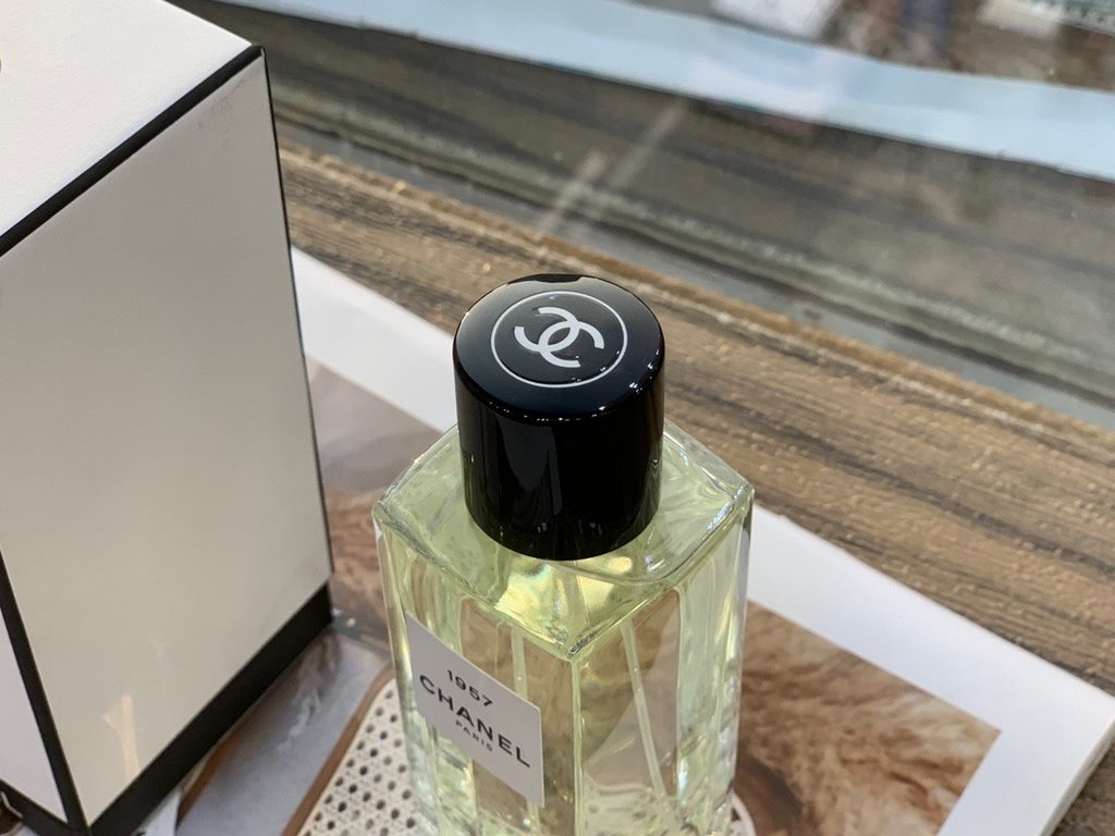 Original quality High Definition Perfume 75ml Flavor 1957chanel chanel collection perfume #1957Fragrance FuchsiaTop notes Pink Pepper Coriander MuskcitralMiddle Note Orange Blossom Musk JasmineBase Note Vanilla, Honey, M