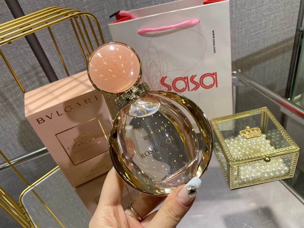 Original qualityNew   Bvlgari Rose Gold Ripple 90mlAnother perfume that was instantly struck by the rose note   and it was a perfume that was praised by straight men for smelling good hahahaThe bottle is different for ea