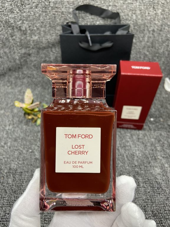 Tom Ford Falling Cherry (Falling Cherry Sweet Love) 100mlFragrance Oriental FloralTop Note Sour Cherry, Spirits, AlmondsMiddle Note Sour Cherry Rose Jasmine PlumBase note Peruvian balsam, sandalwood, vetiver, cedar, benz